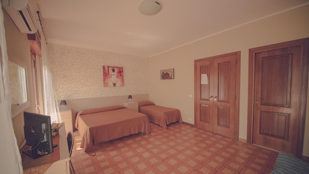 Cassiodoro Rooms Affittacamere Катандзаро Экстерьер фото