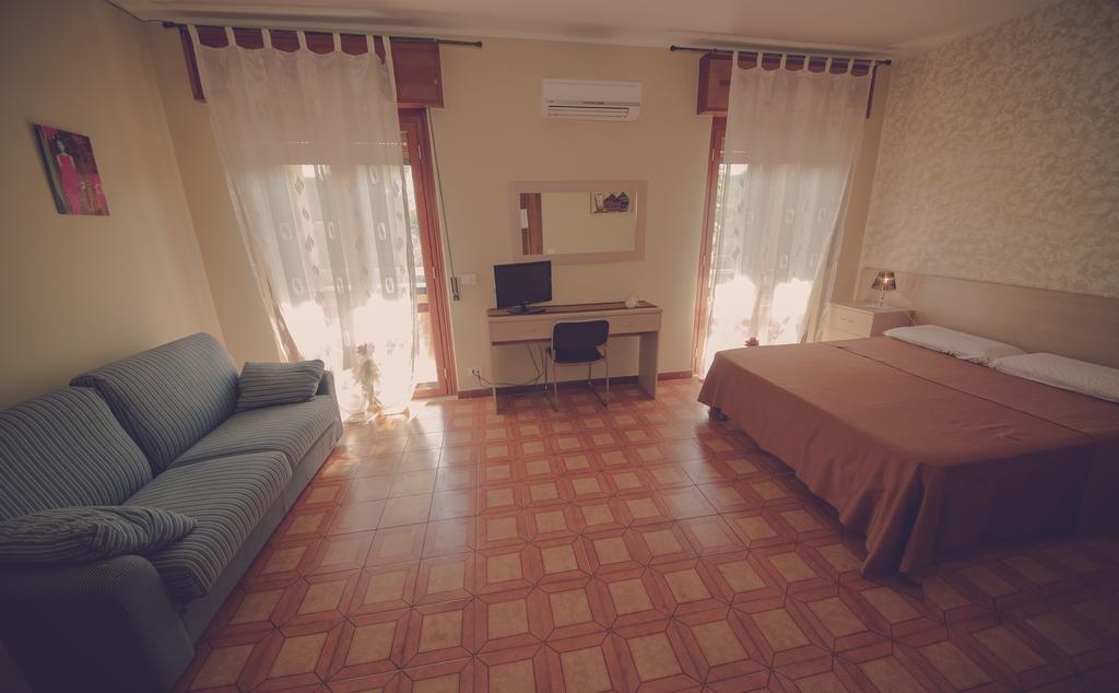 Cassiodoro Rooms Affittacamere Катандзаро Экстерьер фото