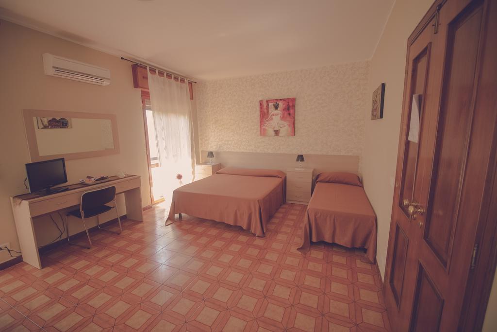 Cassiodoro Rooms Affittacamere Катандзаро Экстерьер фото