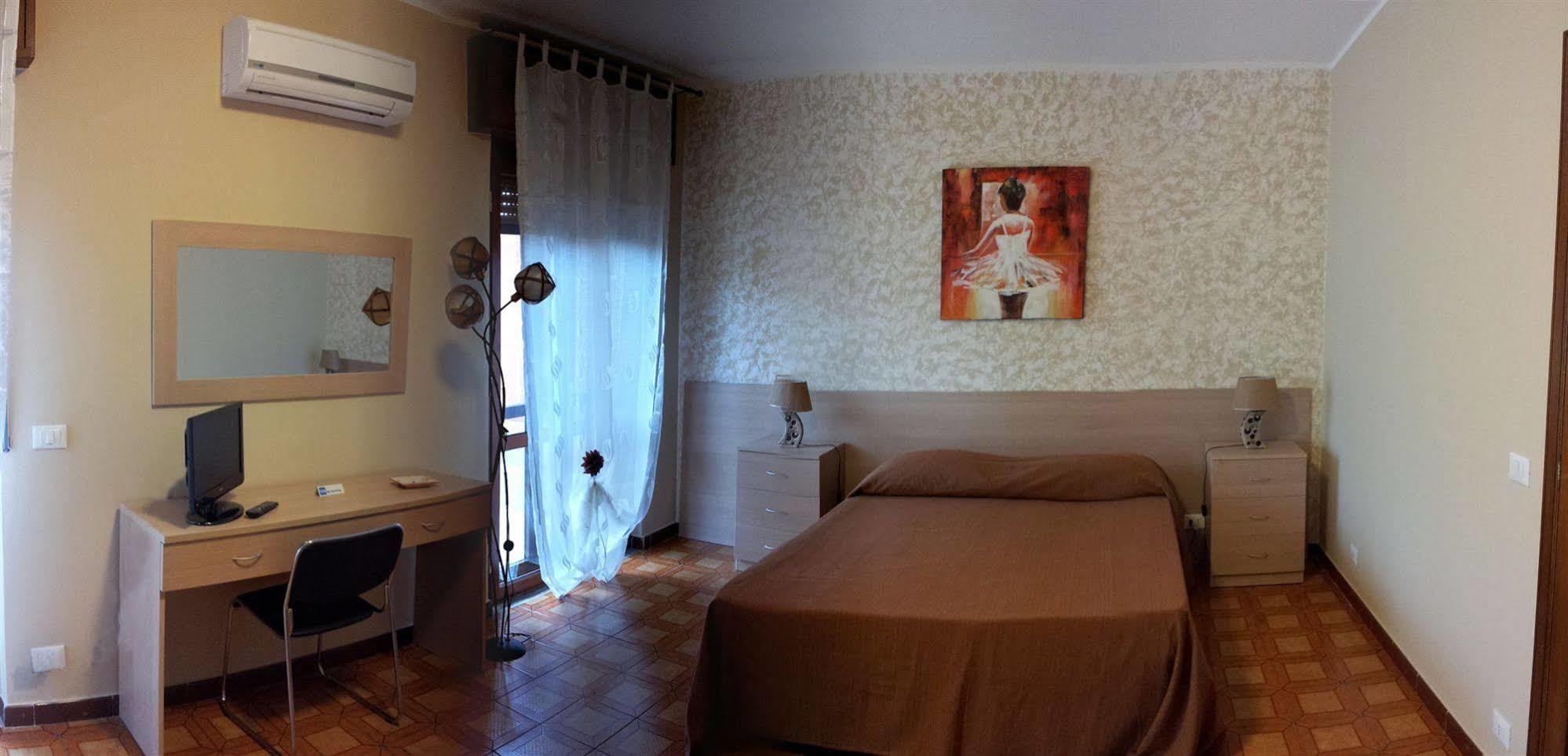 Cassiodoro Rooms Affittacamere Катандзаро Экстерьер фото